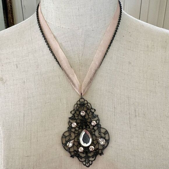 Edwardian style teardrop rhinestone pendant necklace - Picture 1 of 8